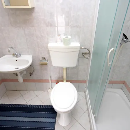 And With Parking Space Icici, Opatija - 2315 בית הארחה