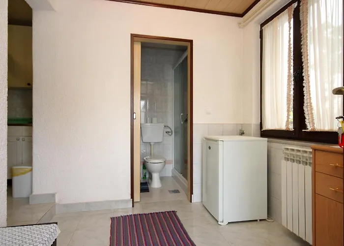 Gasthof And With Parking Space Icici, Opatija - 2315 *