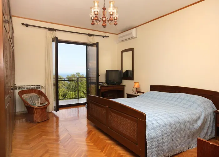 And With Parking Space Icici, Opatija - 2315 Affittacamere